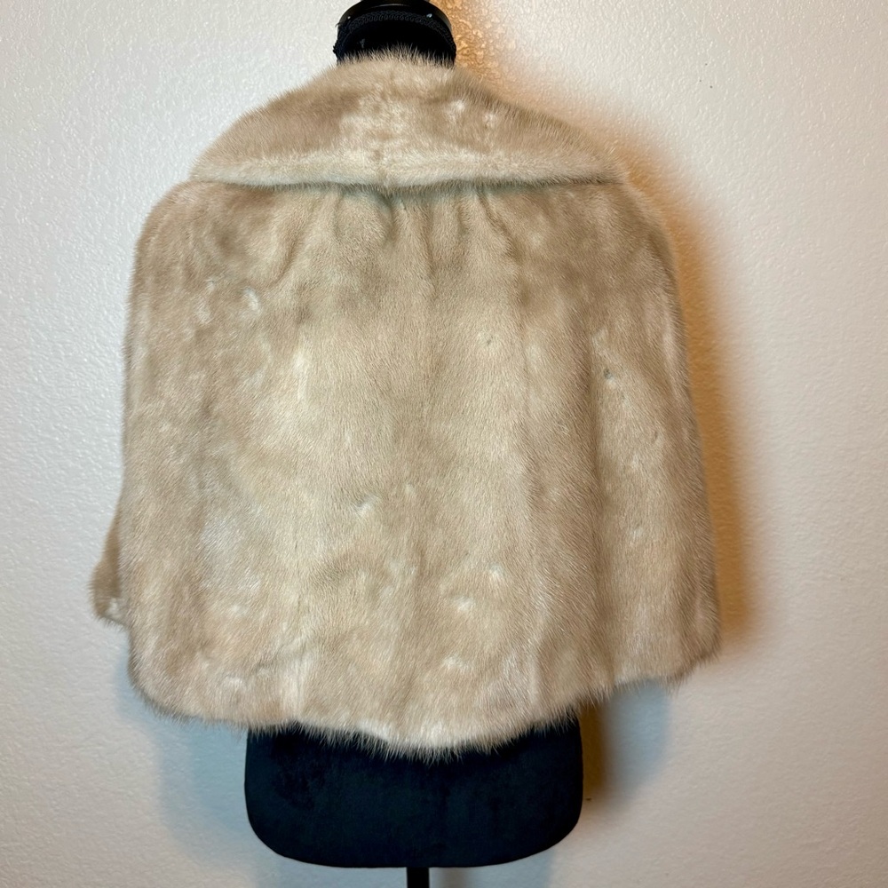 Vintage Furs by Robert Schechner Mink Stole Cape 60s/70s Dark Cream - Picture 12 of 16